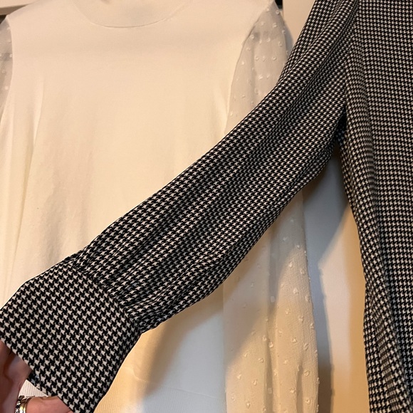 Halogen (Nordstrom) Houndstooth blouse - Picture 2 of 3